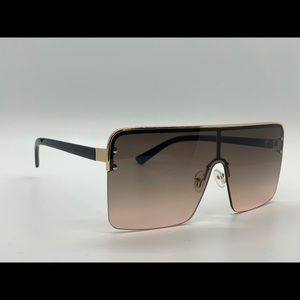 Fashionable Sunglasses 🕶